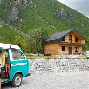 Gasthof Ferma E Bleteve Stomici Nderlysaj